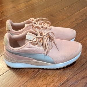 Women size 8.5 Pumas